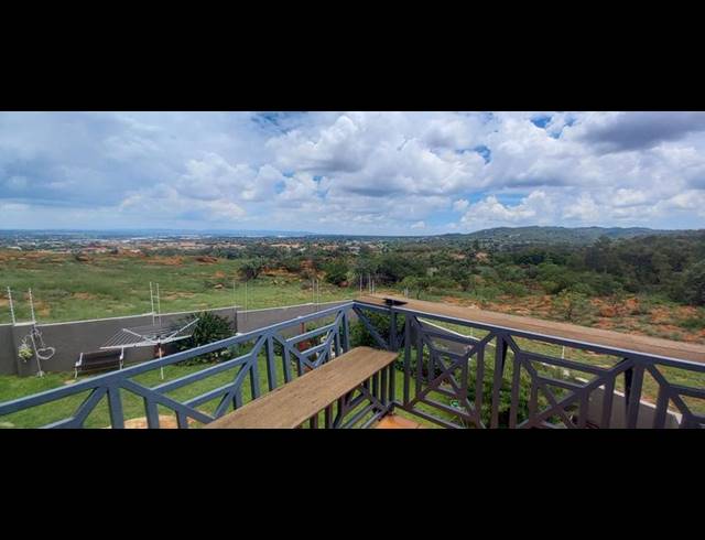 3 BEDROOM TOWNHOUSE FOR SALE IN SOUTH CREST